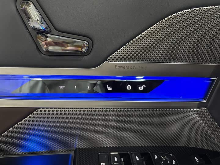 Фото 9 - BMW 7 Series