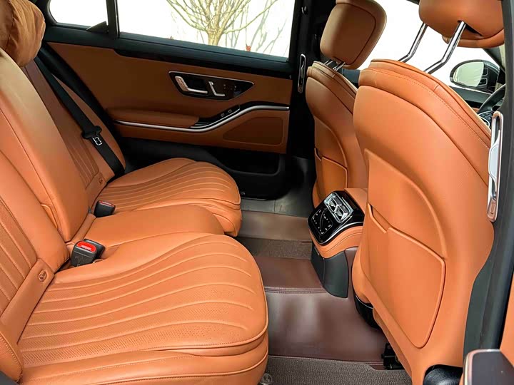 Фото 13 - Mercedes-Benz S-Class