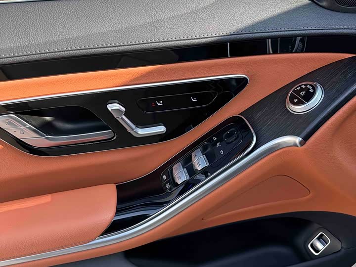 Фото 4 - Mercedes-Benz S-Class