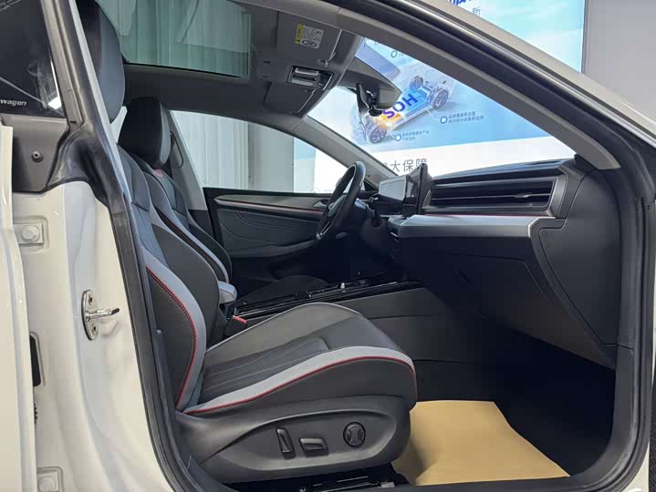 Фото 20 - Volkswagen Lamando L