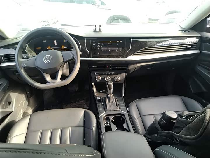 Фото 10 - Volkswagen Passat