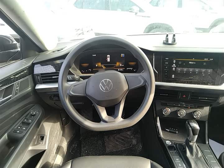 Фото 11 - Volkswagen Passat