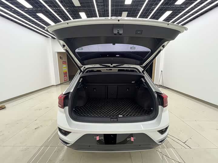 Фото 18 - Volkswagen T-Roc