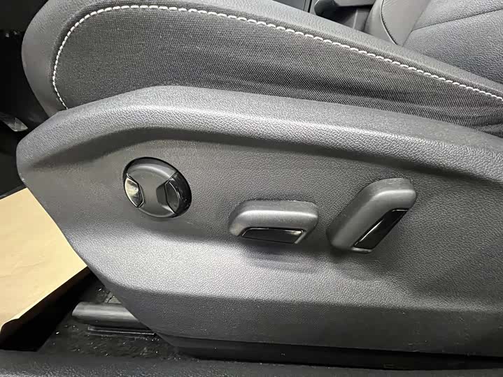 Фото 9 - Volkswagen T-Roc