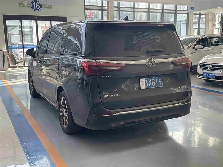 Фото 4 - Buick GL8 ES