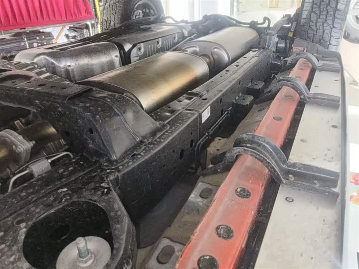 Фото 2 - Tank 300 Hybrid