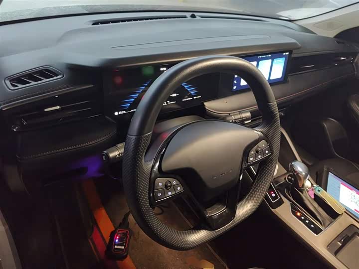 Фото 10 - Roewe i5