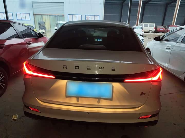 Фото 6 - Roewe i5