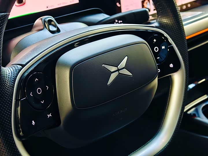 Фото 19 - XPeng P7