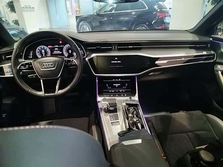 Фото 10 - Audi A6L