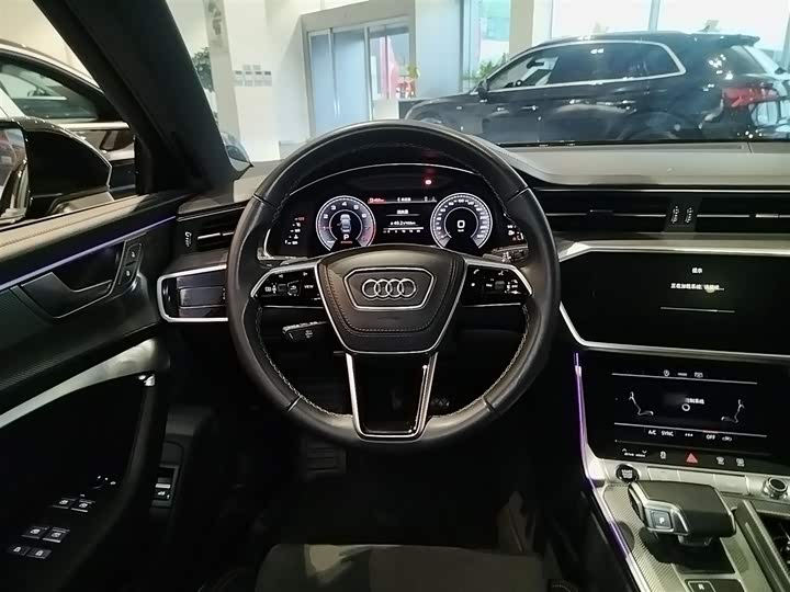 Фото 11 - Audi A6L