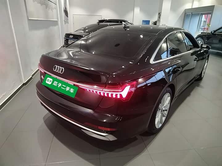 Фото 7 - Audi A6L