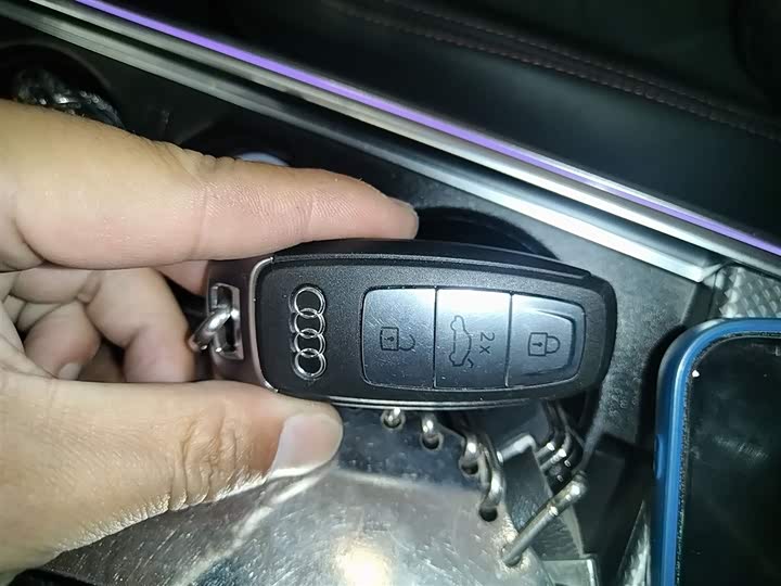 Фото 9 - Audi A6L