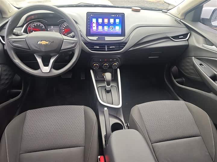 Фото 10 - Chevrolet Onix (Cavalier)