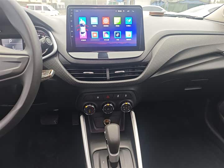 Фото 13 - Chevrolet Onix (Cavalier)