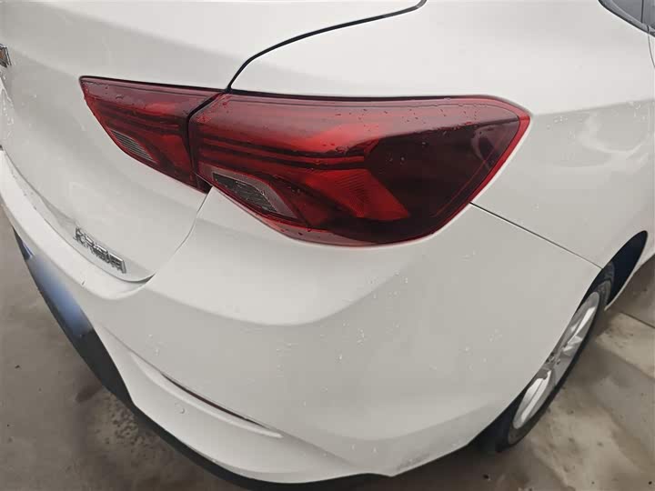 Фото 8 - Chevrolet Onix (Cavalier)