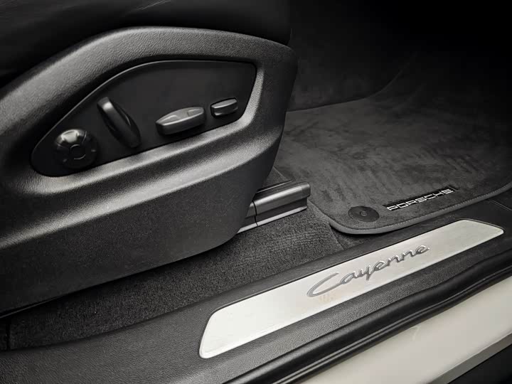 Фото 5 - Porsche Cayenne