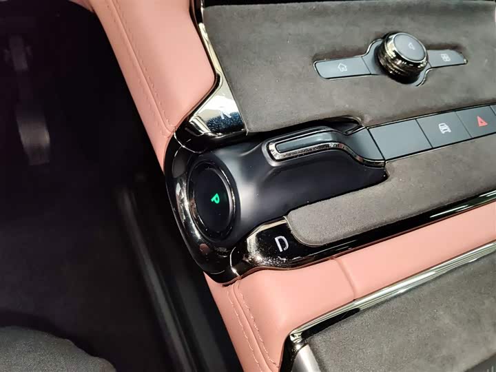 Фото 14 - Nio EC6