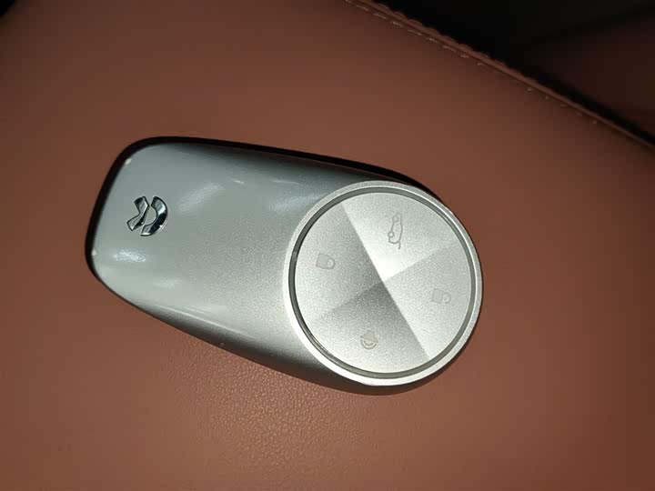 Фото 9 - Nio EC6