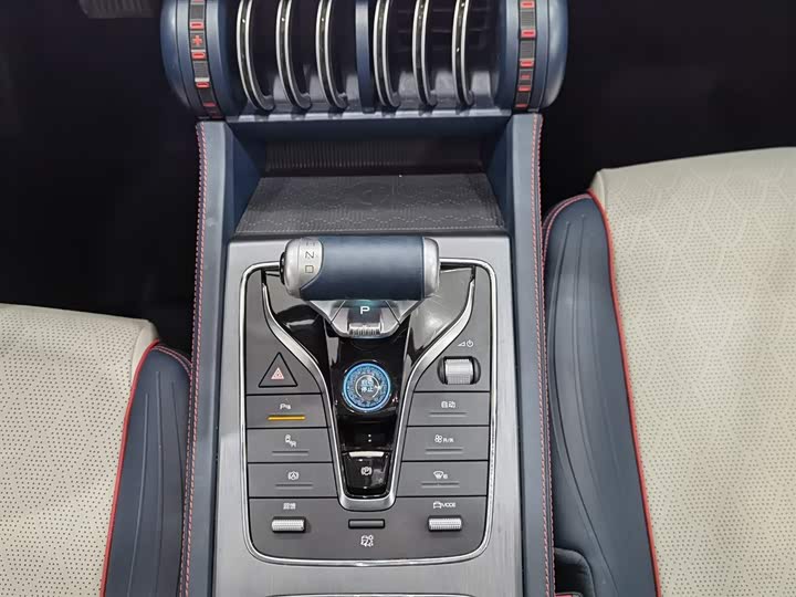 Фото 13 - BYD Yuan Plus