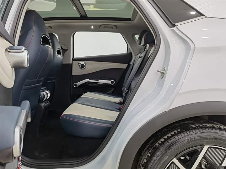 Фото 15 - BYD Yuan Plus