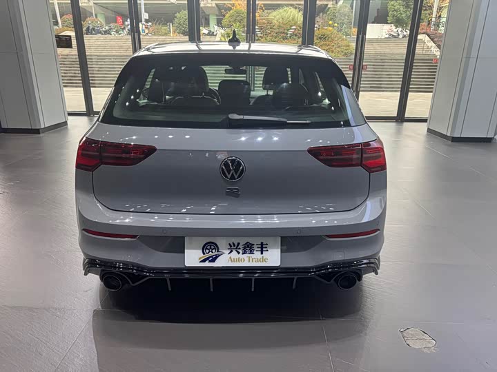 Фото 15 - Volkswagen Golf