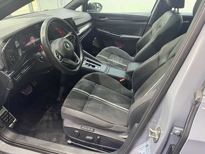 Фото 8 - Volkswagen Golf