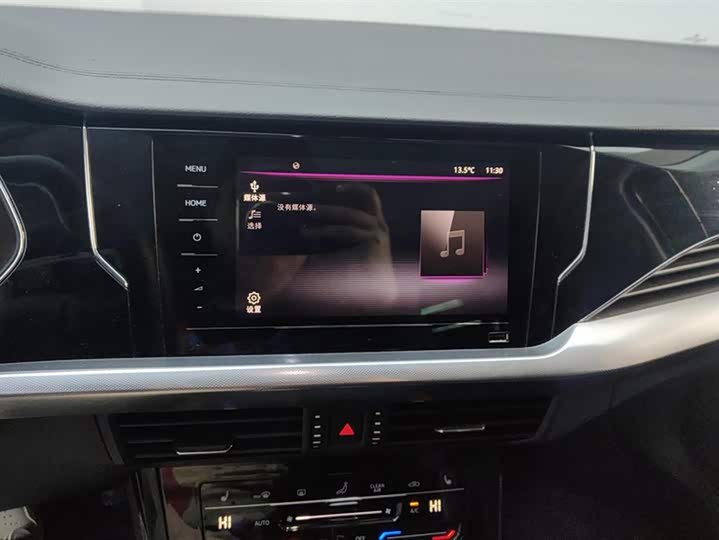 Фото 13 - Volkswagen Passat