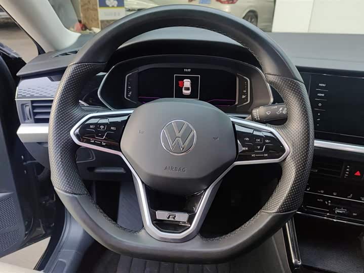 Фото 15 - Volkswagen Passat