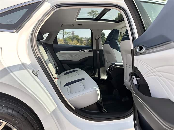 Фото 16 - Geely Preface