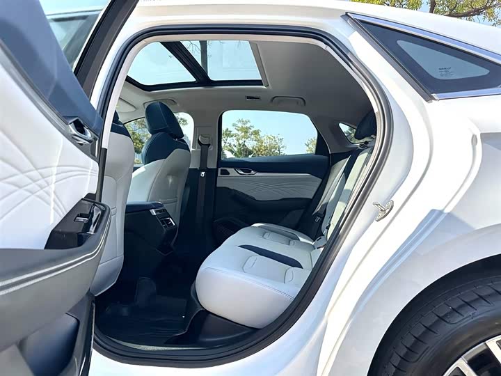 Фото 17 - Geely Preface