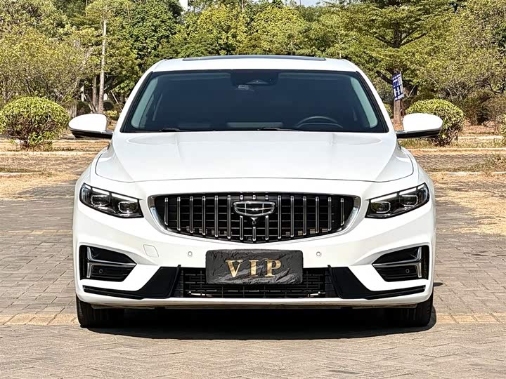 Фото 2 - Geely Preface