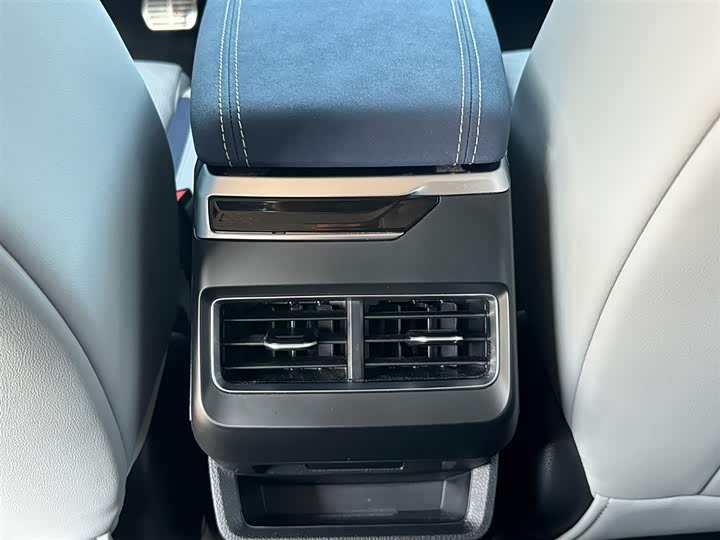 Фото 35 - Geely Preface