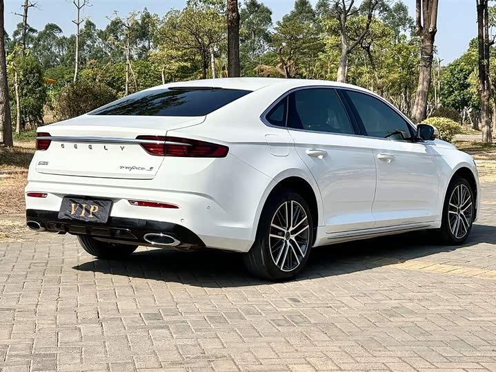 Фото 4 - Geely Preface