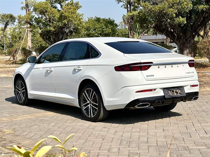 Фото 6 - Geely Preface