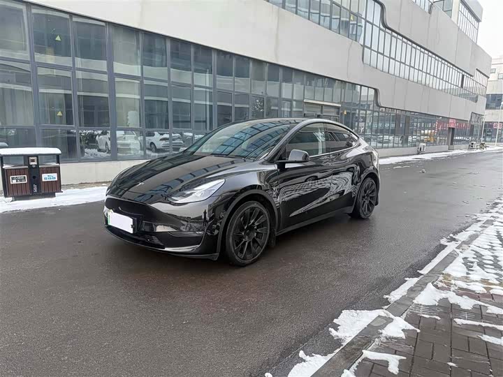 Фото 1 - Tesla Model Y
