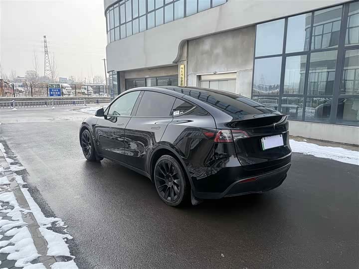 Фото 9 - Tesla Model Y