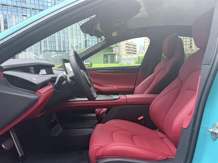 Фото 12 - Xiaomi SU7