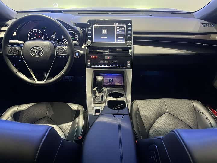 Фото 10 - Toyota Avalon