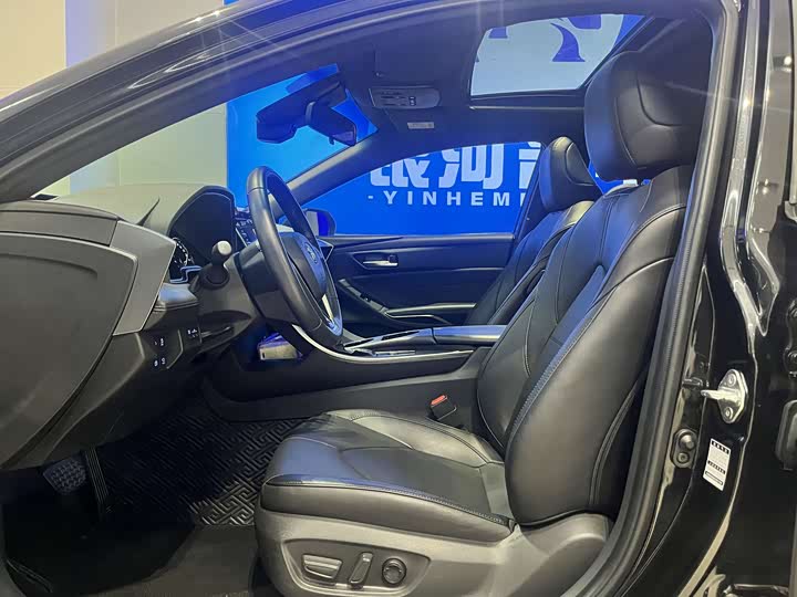 Фото 4 - Toyota Avalon