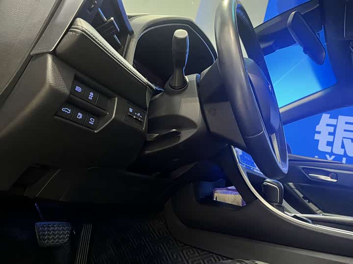 Фото 5 - Toyota Avalon