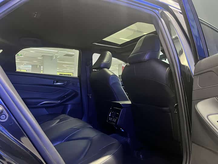 Фото 7 - Toyota Avalon