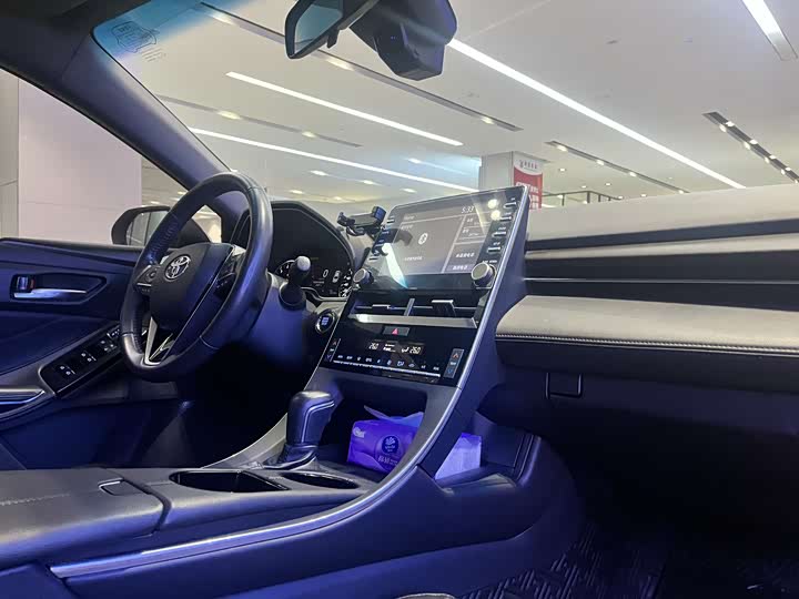 Фото 9 - Toyota Avalon