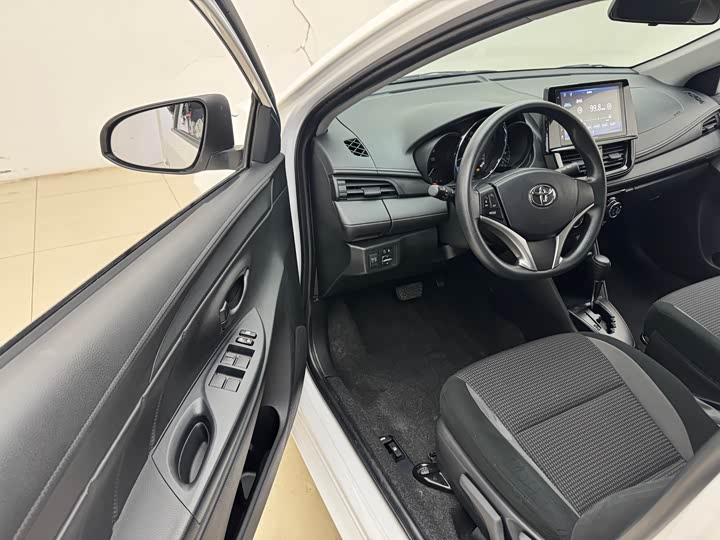 Фото 12 - Toyota Vios