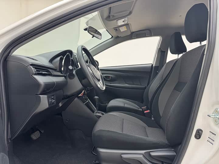 Фото 14 - Toyota Vios