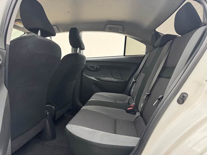 Фото 18 - Toyota Vios