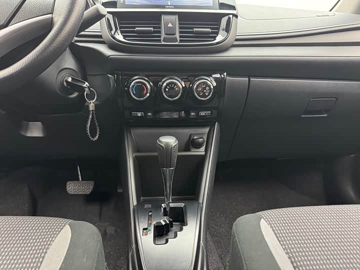 Фото 22 - Toyota Vios