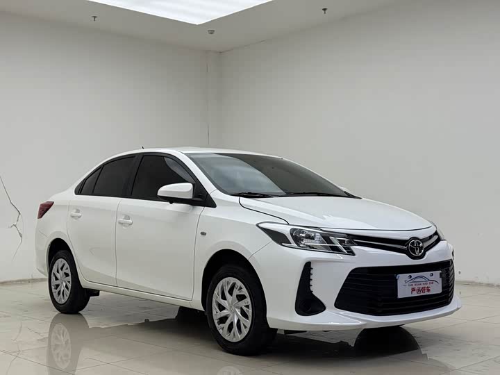Фото 3 - Toyota Vios