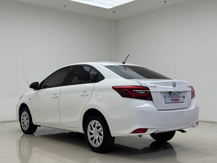 Фото 4 - Toyota Vios
