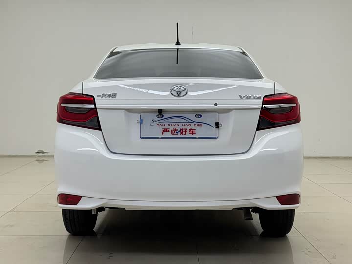 Фото 5 - Toyota Vios